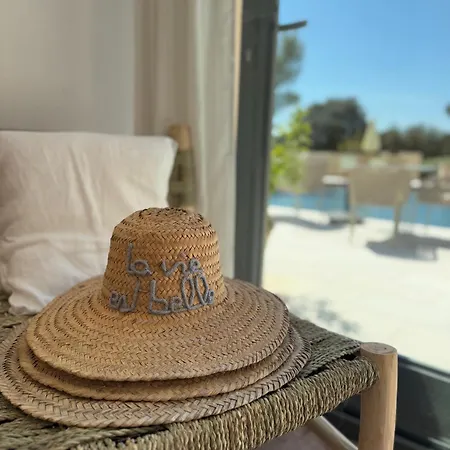 La Cle Des Champs, Boutique & - De Garrigon Otel 3*