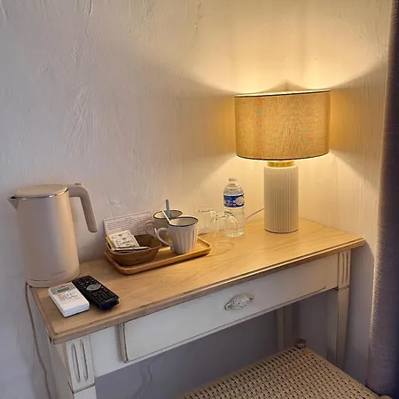 Otel La Cle Des Champs, Boutique & - De Garrigon 3*