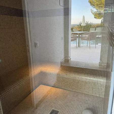 La Cle Des Champs, Boutique Hotel & Spa - Le Mas De Garrigon Roussillon (Vaucluse)